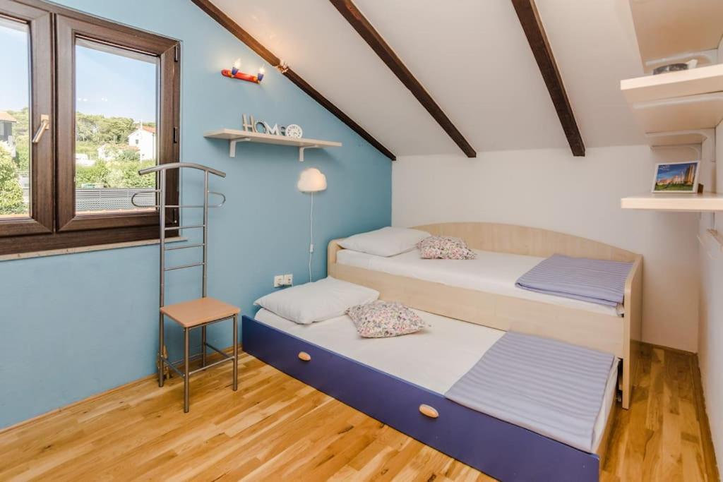 Apartment Roko - Up To 4 People With Free Parking Задар Екстер'єр фото