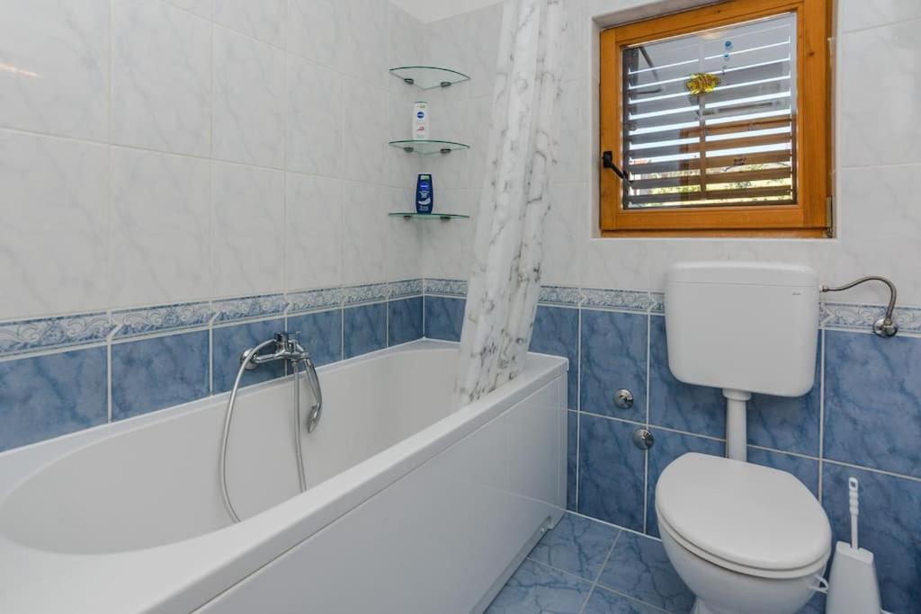 Apartment Roko - Up To 4 People With Free Parking Задар Екстер'єр фото